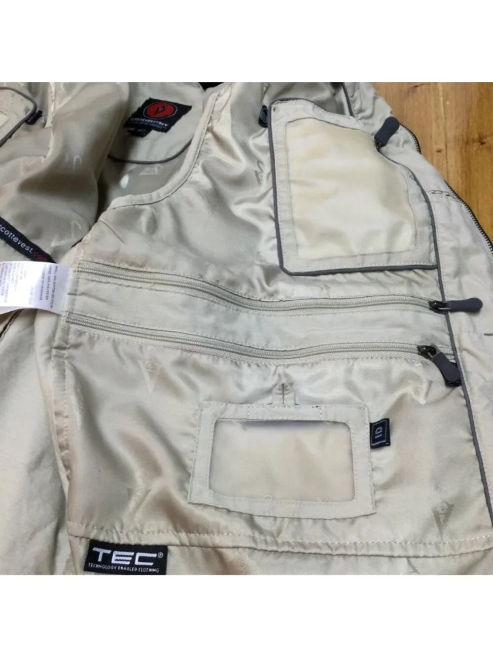 SCOTTeVEST Mens Beige Travel Vest Pockets Gorpcore Utility Tactical Outdoor